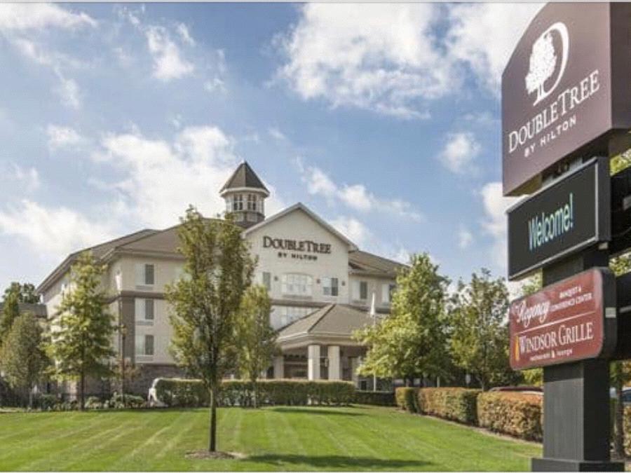 The Wedding Website of Toni Fret and Vincent Colon