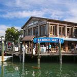 The Commodore's Boathouse Bar