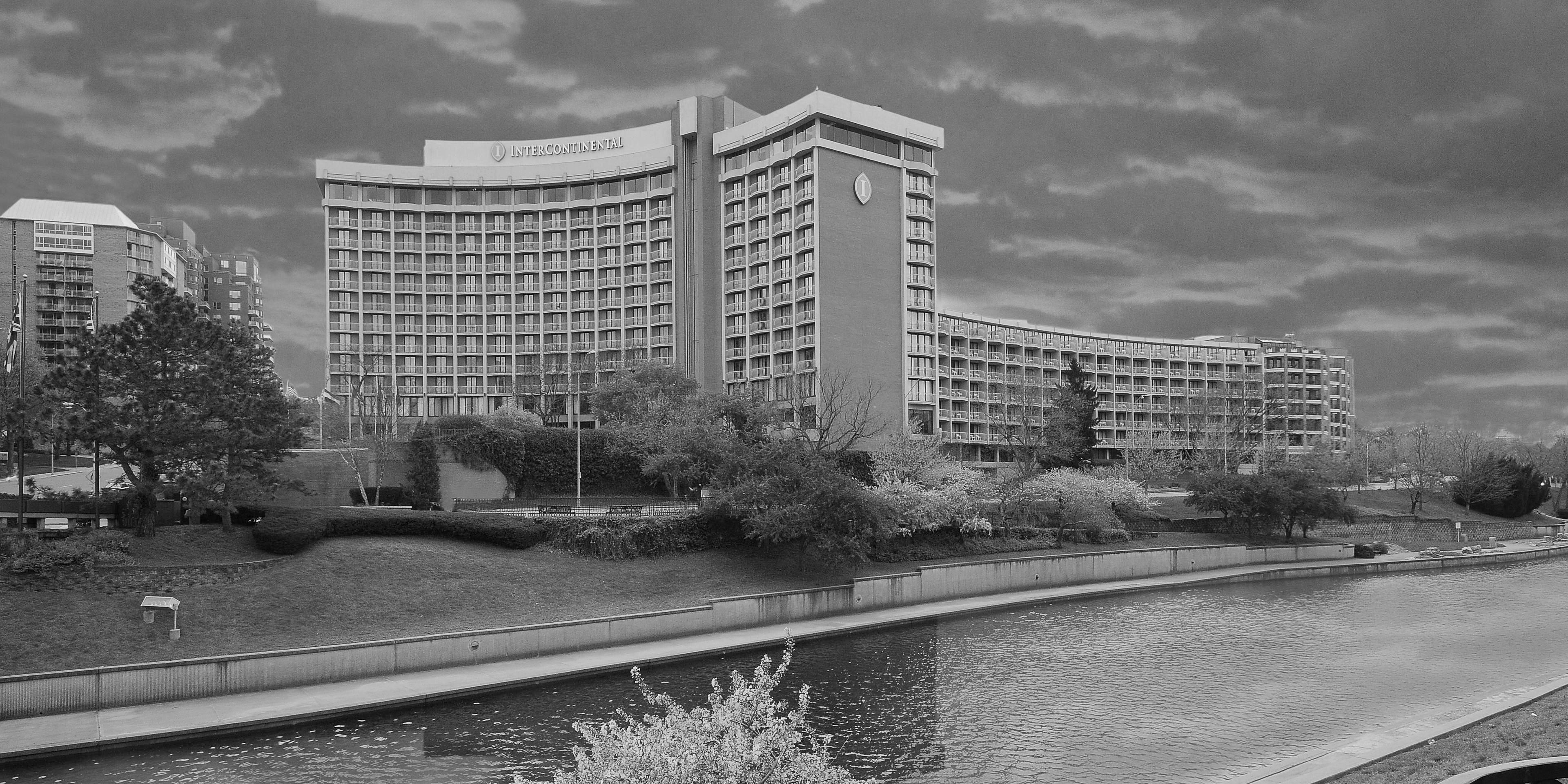 The Wedding Website of Jamie Tholen and Riley Pint