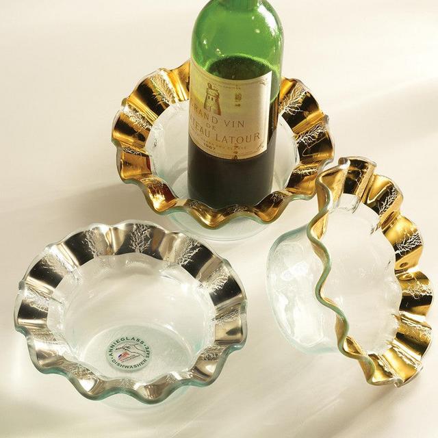 Ruffle Wine Coaster in Platinum
