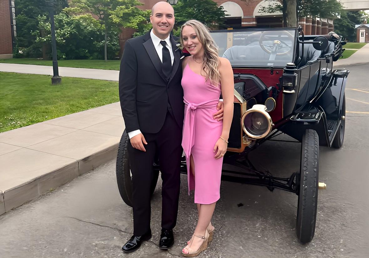 The Wedding Website of Sandra Lloyd and Erick Hench
