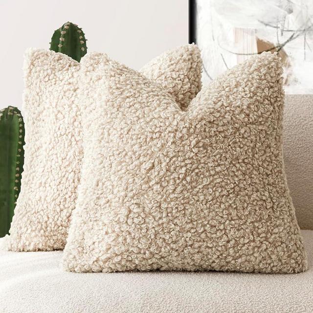 Foindtower 2 Pieces 16x16 Inch Light Khaki, Faux Fur Throw Pillow Cover Accent Sherpa Pillow Fuzzy Soft Pillowcases Sheepskin Decorative Fleece Cushion Case for Bed Couch Living Room