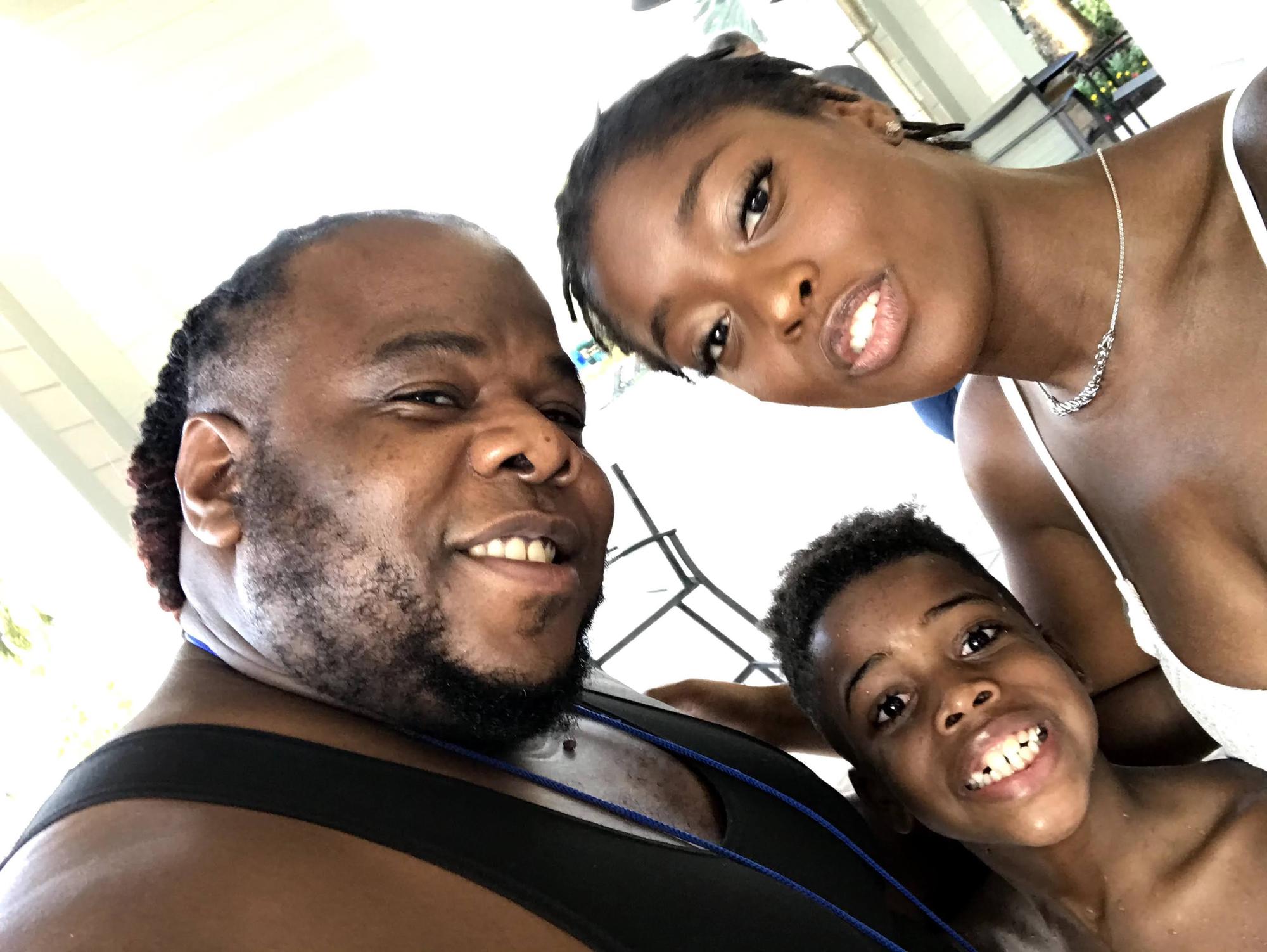 We are forever signed management Hashtag#  Meet the Robertson’s