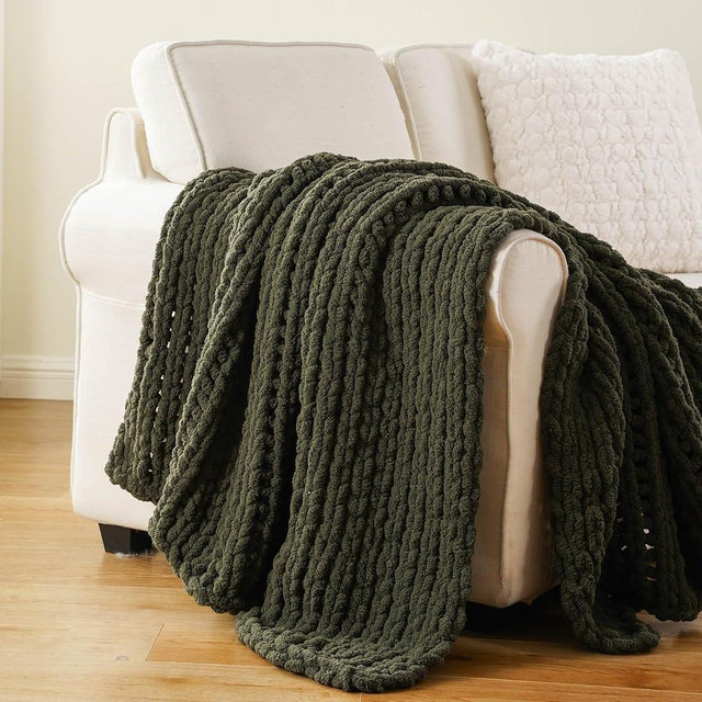 Battilo Olive Green Chunky Knit Throw Blanket, Soft and Thick Green Chenille Throw Blanket, 50"x60" Handmade Cable Knit Crochet Blanket, Rope Knot Knitted Throw Blankets for Couch Sofa Home Decor