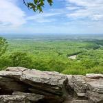 Scenic Hike to Bears Den Overlook