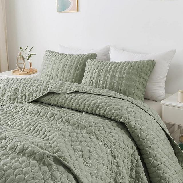 WDCOZY Sage Green Quilt Queen Size Bedding Sets with Pillow Shams, Lightweight Soft Bedspread Coverlet, Quilted Blanket Thin Comforter Bed Cover, All Season Spring Summer, 3 Pieces, 90x90 inches