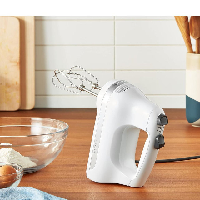KitchenAid 5 Ultra Power Speed Hand Mixer - KHM512, White