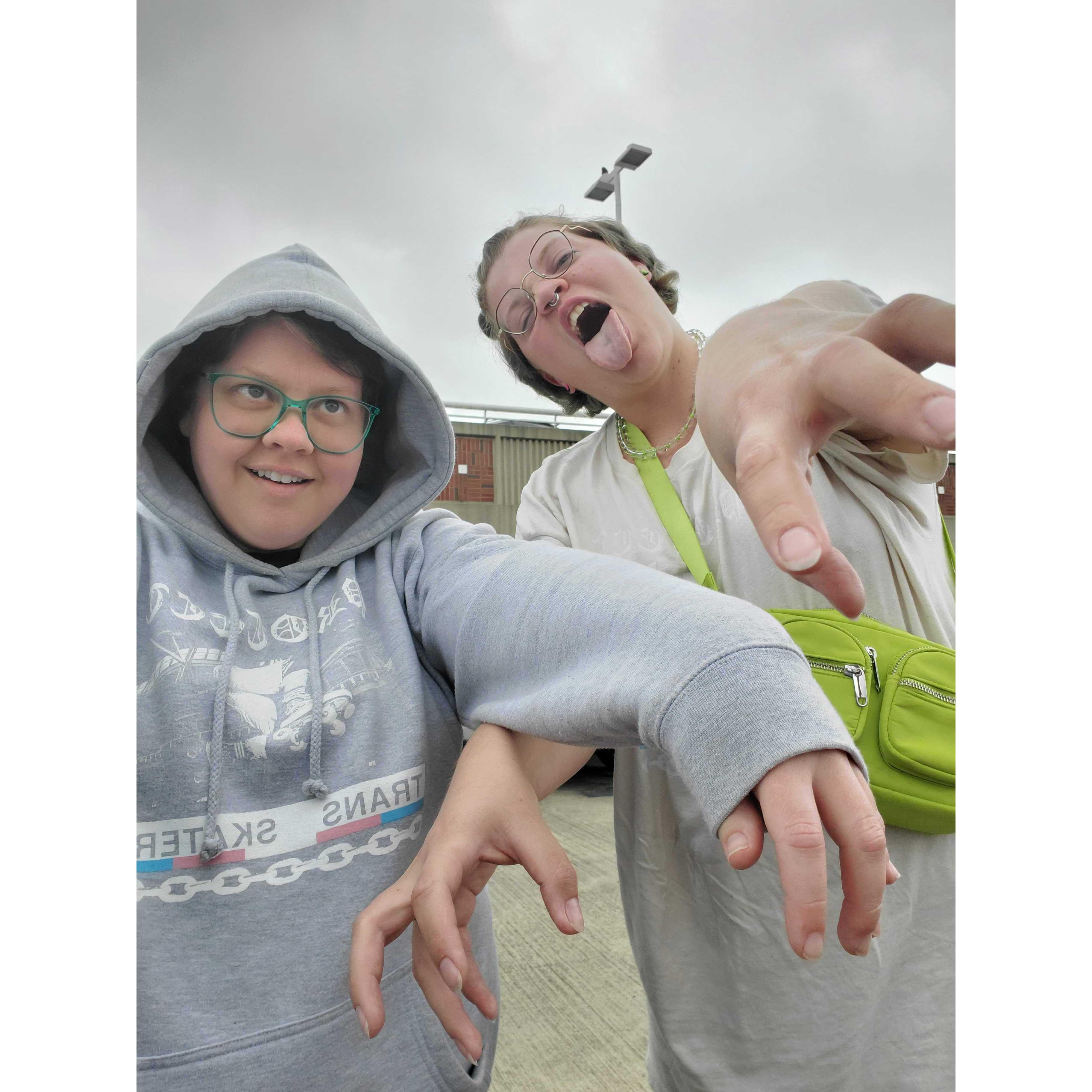 Bellamy made Erin pretend to be a zombie with them when they were both exhasuted after a flight