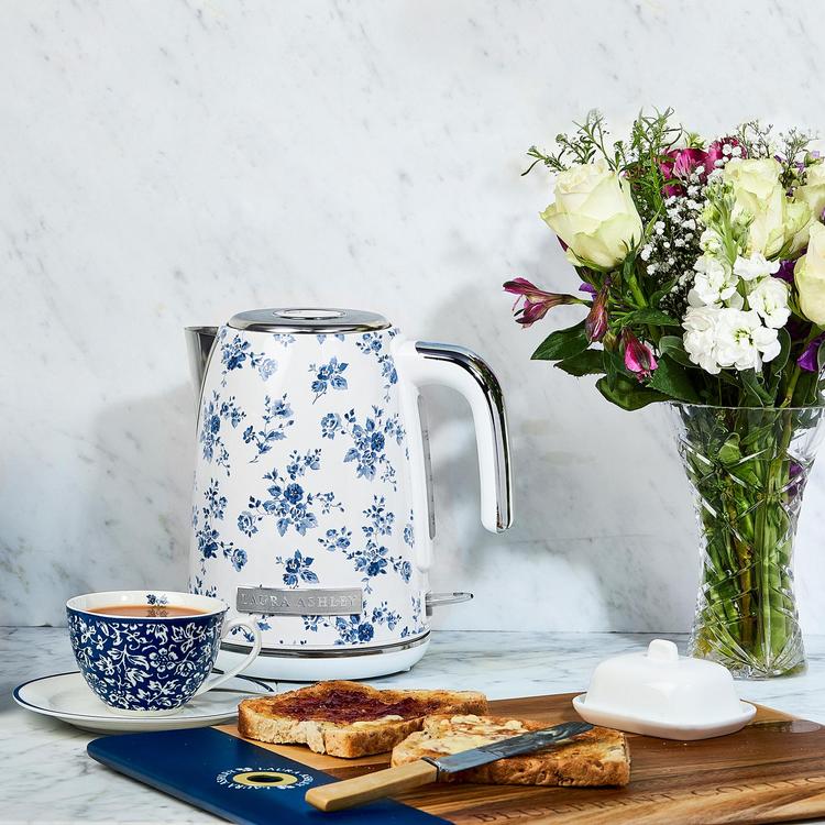 Laura Ashley, Jug Kettle | Zola
