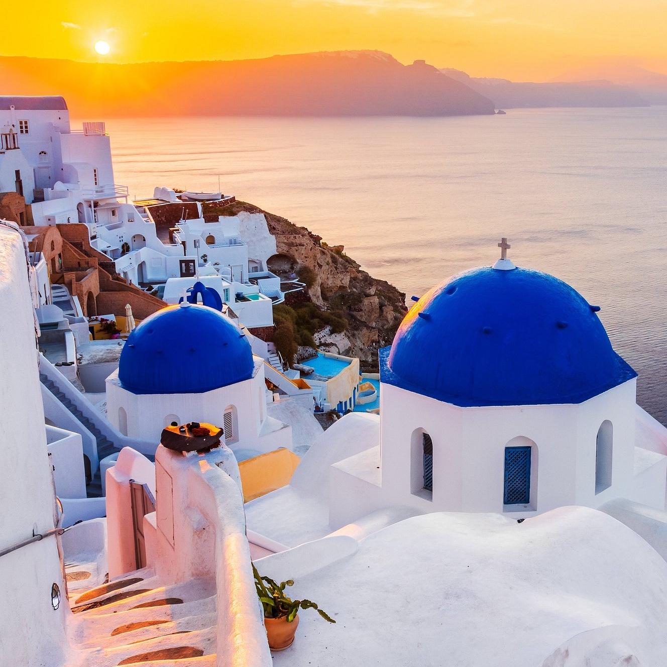 Honeymoon Resort in Santorini