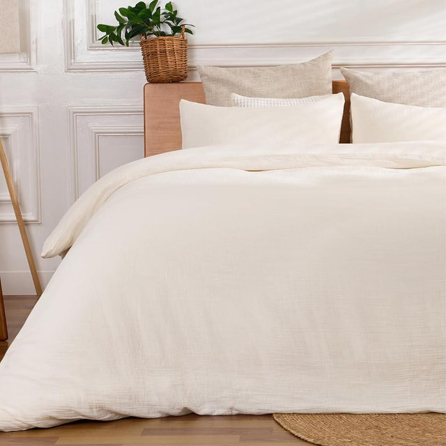 RENEWROOTS Off White Duvet Cover Queen Size, 100% Sandwashed Cotton Soft Queen Duvet Cover Set 3 Pieces with Zipper Clousre & Corner Buttons (Off White, Queen 90 x 90)