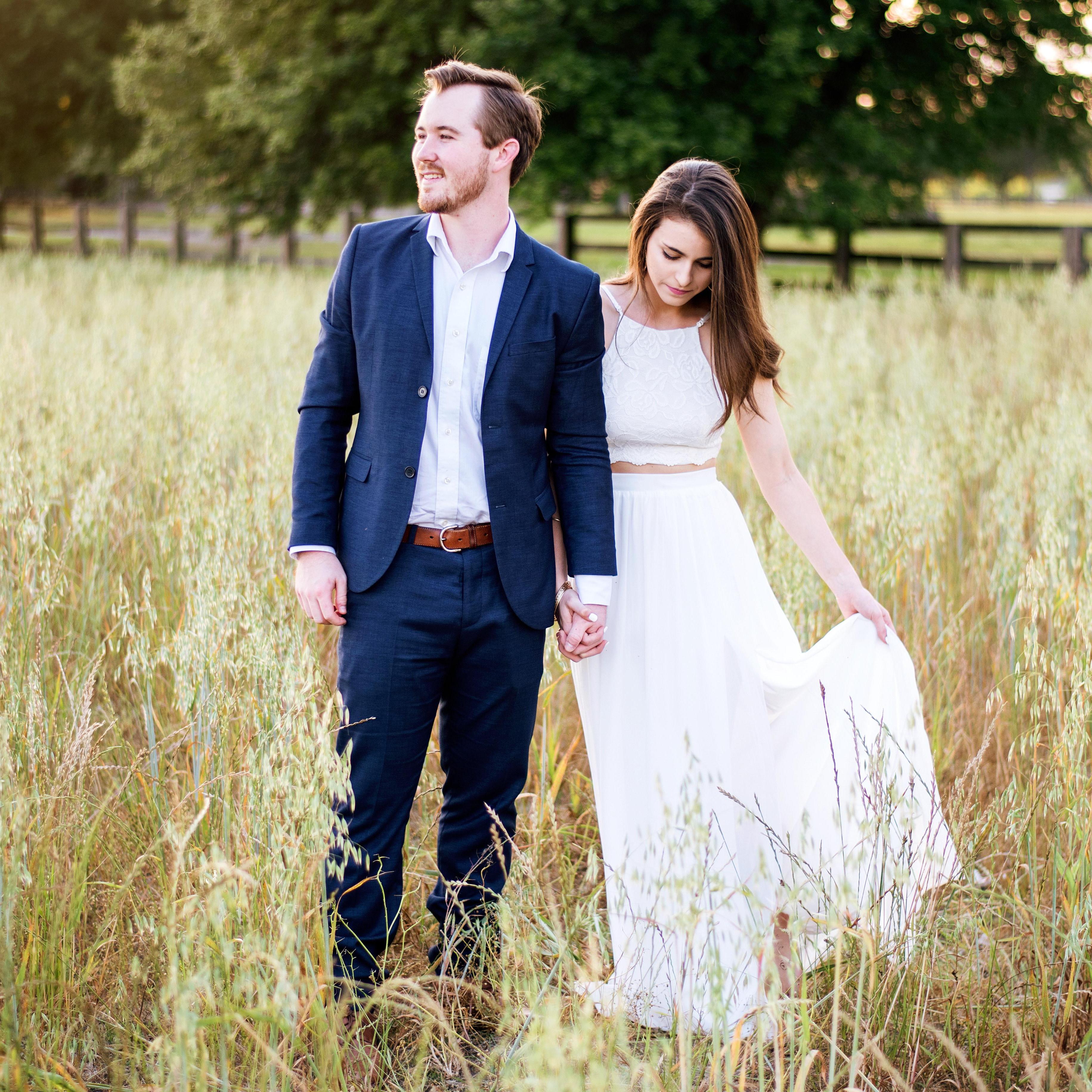 Engagement Pictures by Andrew Swindle Photography
