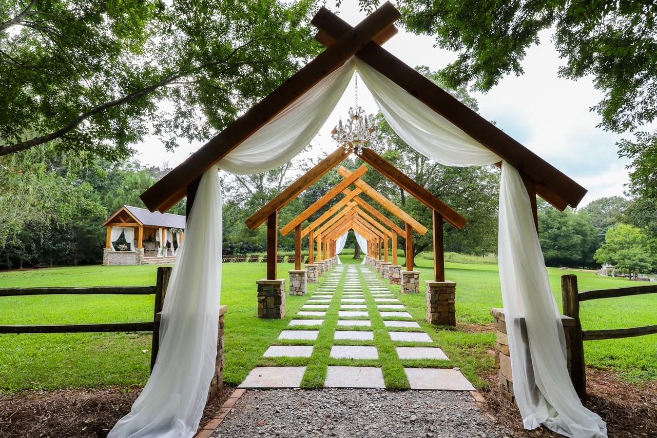 Vinewood Stables by Wedgewood Weddings | Wedding Venues | Cost, Reviews \u0026  Photos | Zola, image size:1280x854