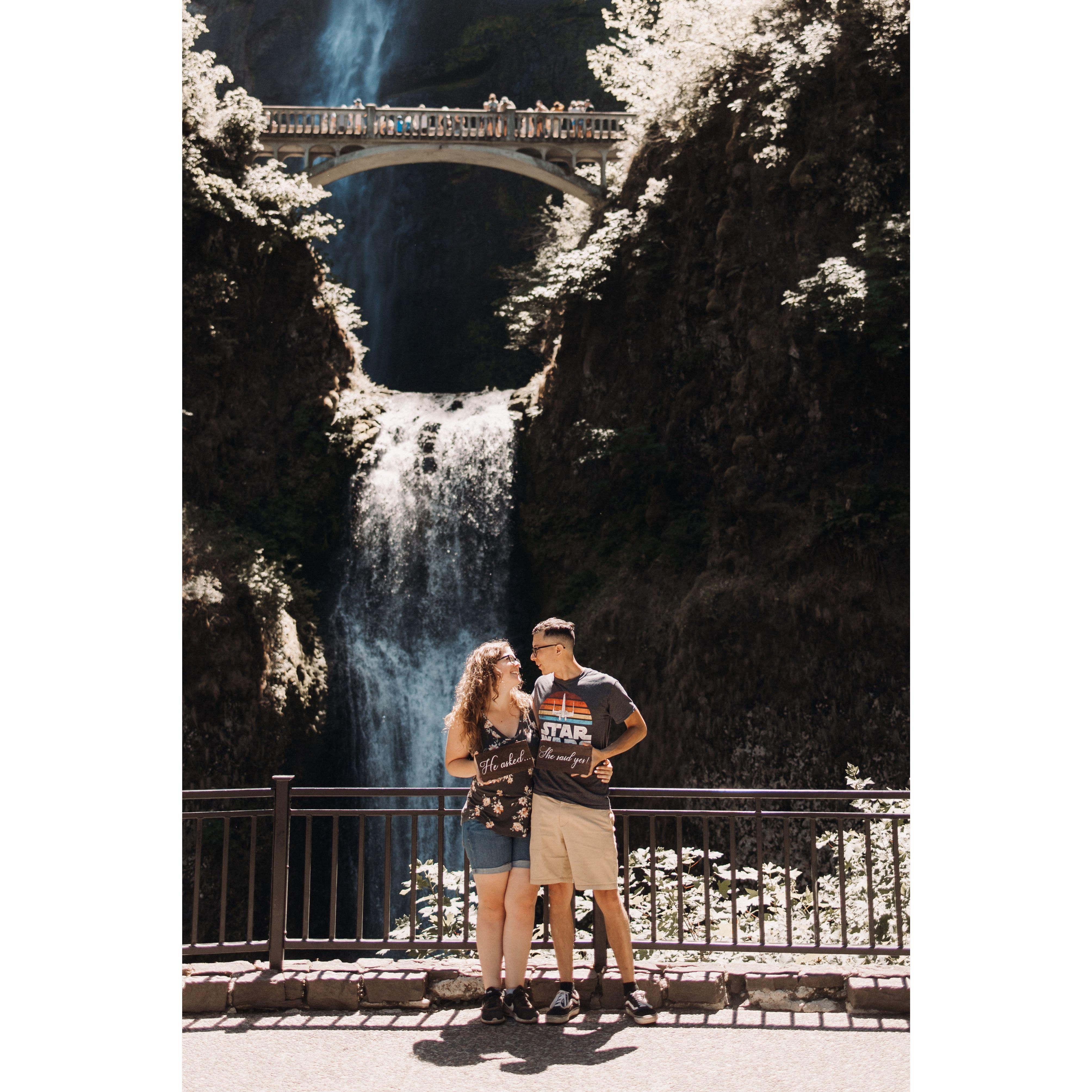 Engagement photos around Multnomah Falls- 2023
