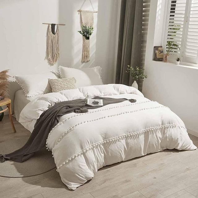 White Comforter Set Queen Size Pom Pom, 3 Piece Boho Chic Bed Set, All Season Farmhouse Microfiber Down Alternative Bedding Comforter with 2 Pillow Shams