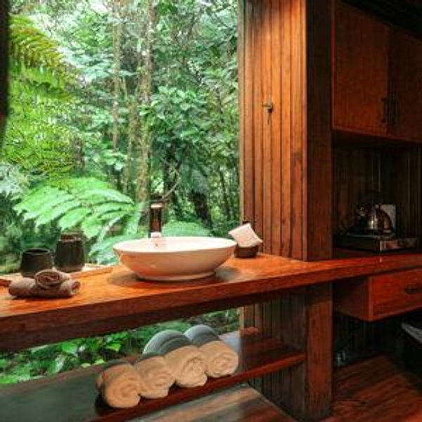 5 Nights Stay at Ecolirios Hotel