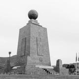 Mitad del Mundo ( Middle of the Earth )