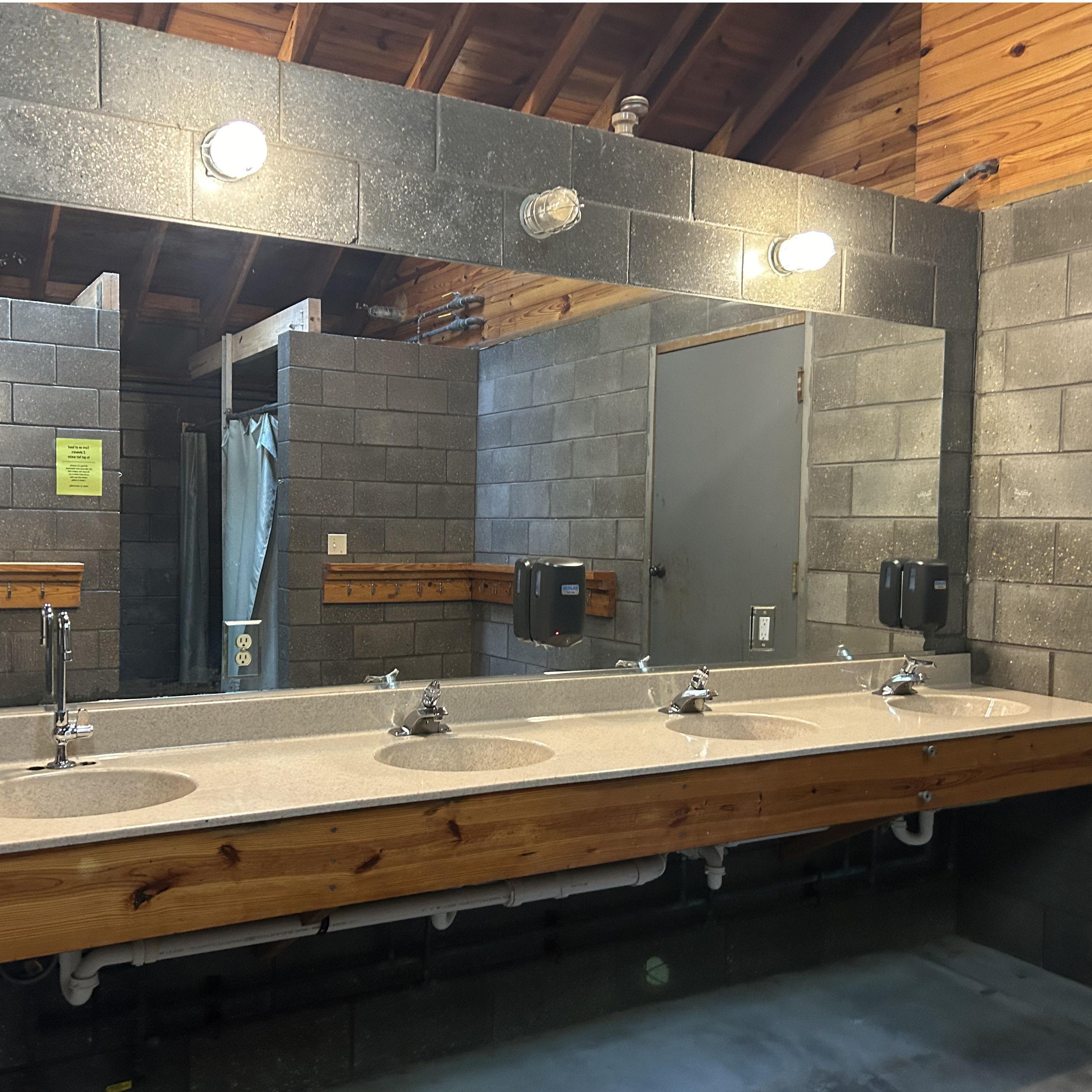 Lodge Shower Houses