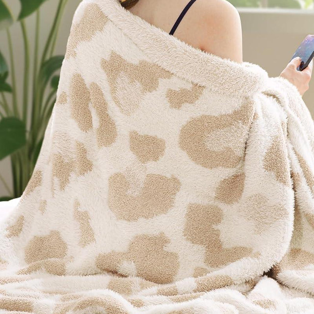 blunique Leopard Print Blanket, Super Soft Throw Blanket for Couch or Bed, Lightweight Cozy Stylish Home Decor, Giftable Fuzzy Blanket, Beige, 50x60 inches