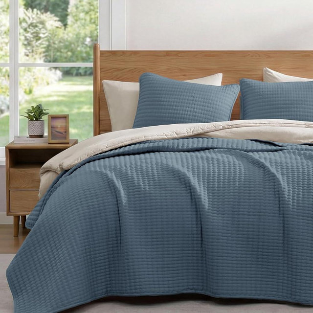 WRENSONGE King Size Quilt-3 Pieces Lightweight Bedspreads Oxford Blue King Quilt Bedding Set for All Seasons, Soft Summer Coverlet with 2 Pillow Shams Suitable for Bed, Couch, Quilt Blanket