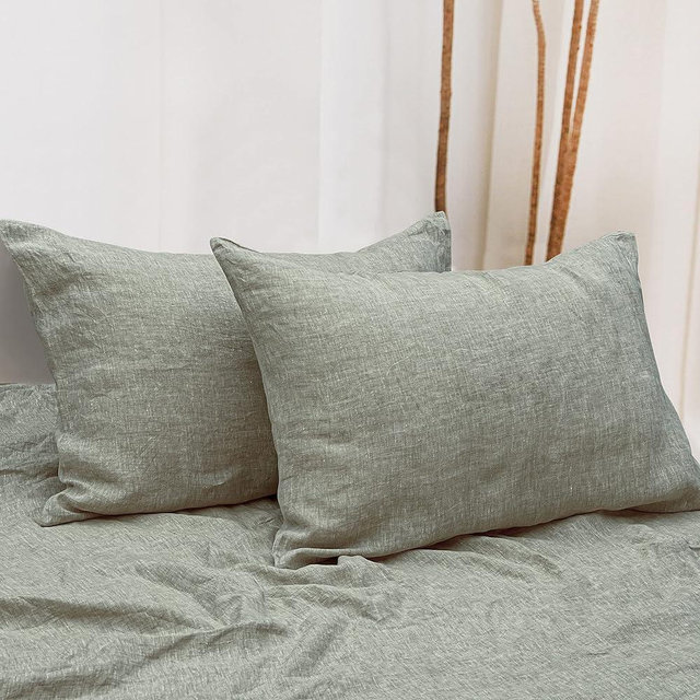 NTBAY French Linen Pillow Cases - Yarn Dyed 2 Pack 100% Linen Queen Pillowcases, Breathable and Cooling Washed Pillow Cases with Envelope Closure, 20x30 Inches, Dark Grey
