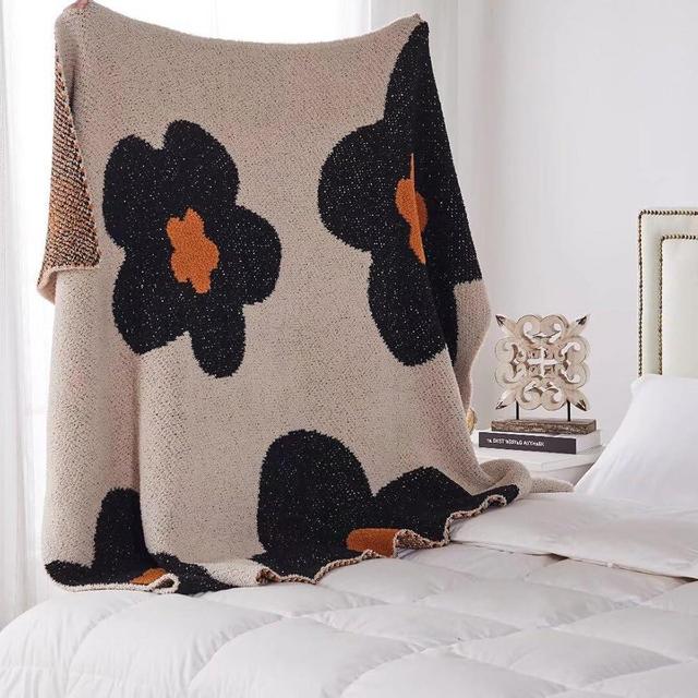 GY Blanket Throw Big Flower Pattern Throw Fuzzy Fleece Microfiber for Couch Chairs Sofa Baby Women Home Decorative All Season, 51"x71", Beige