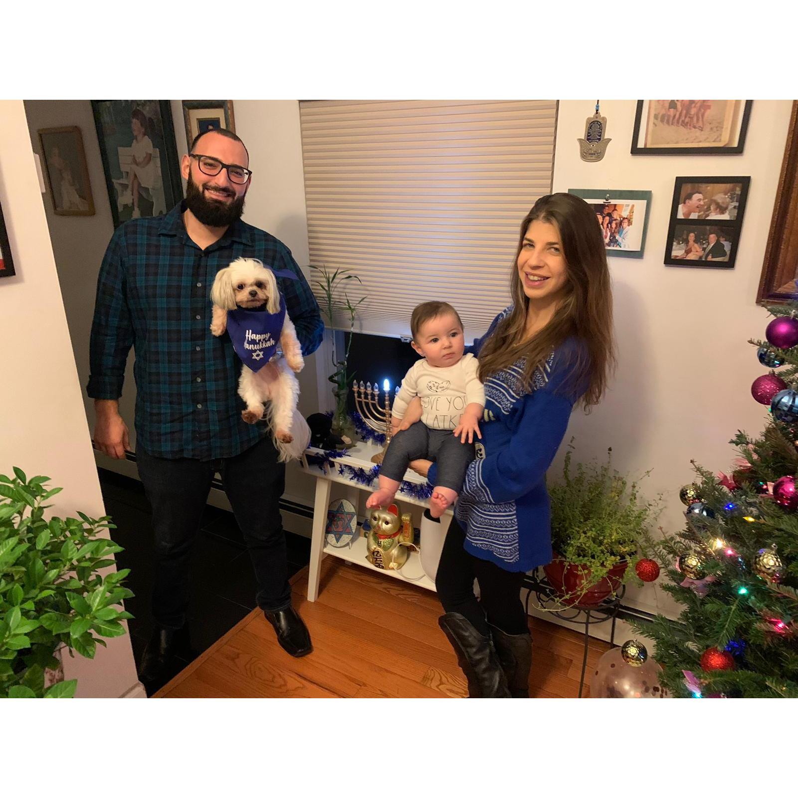 Lilianas first Hanukkah;
Family holiday photo!