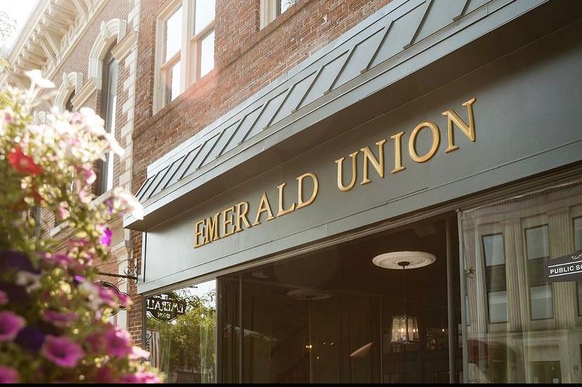 The Wedding Website of Chinah Midtling and Buddy Perazzoli