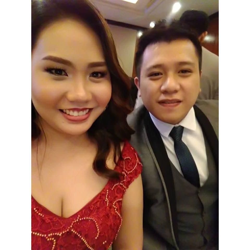 The out to the public selfie. Posted by the bride in her social media page.