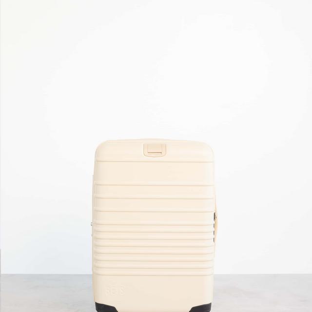 The Carry-On Roller