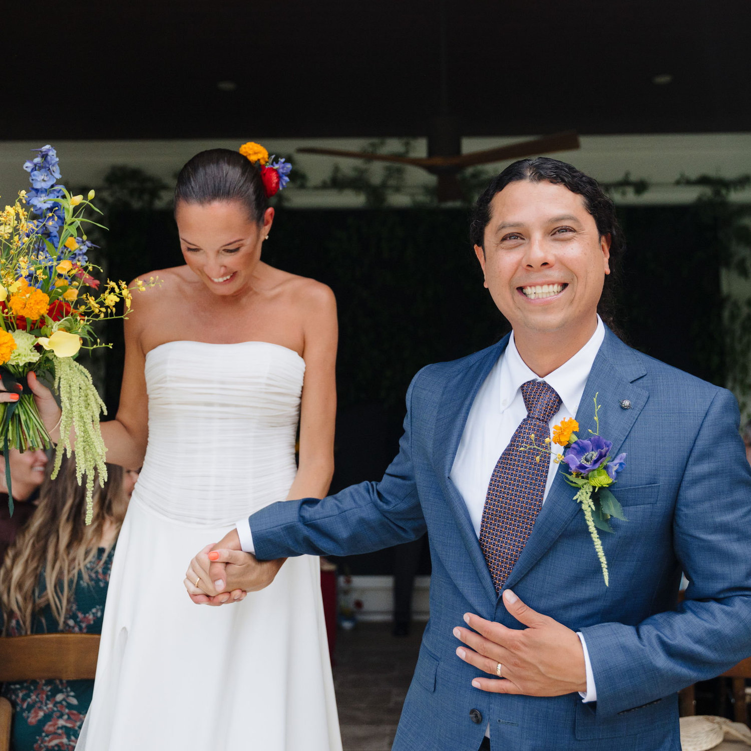 "It is my pleasure to introduce, for the first time, Mr. and Mrs. Benjamín Gomez."
