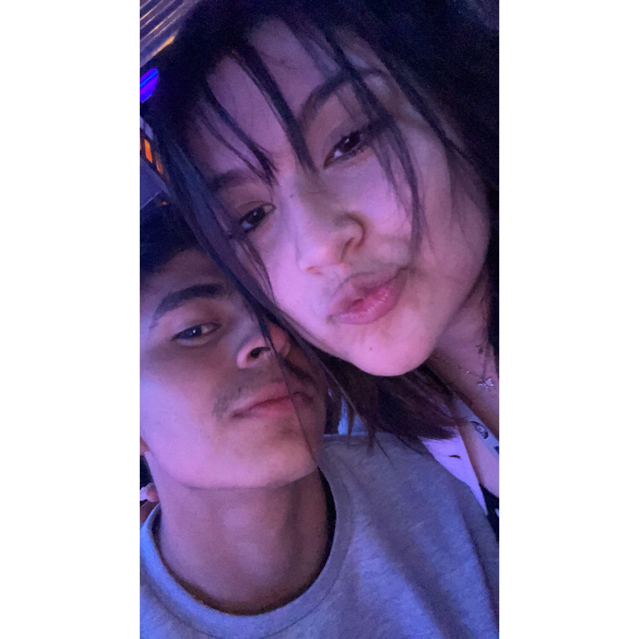 I ate the skating rink floor after this picture.. | Me comi el piso despues de esta foto..