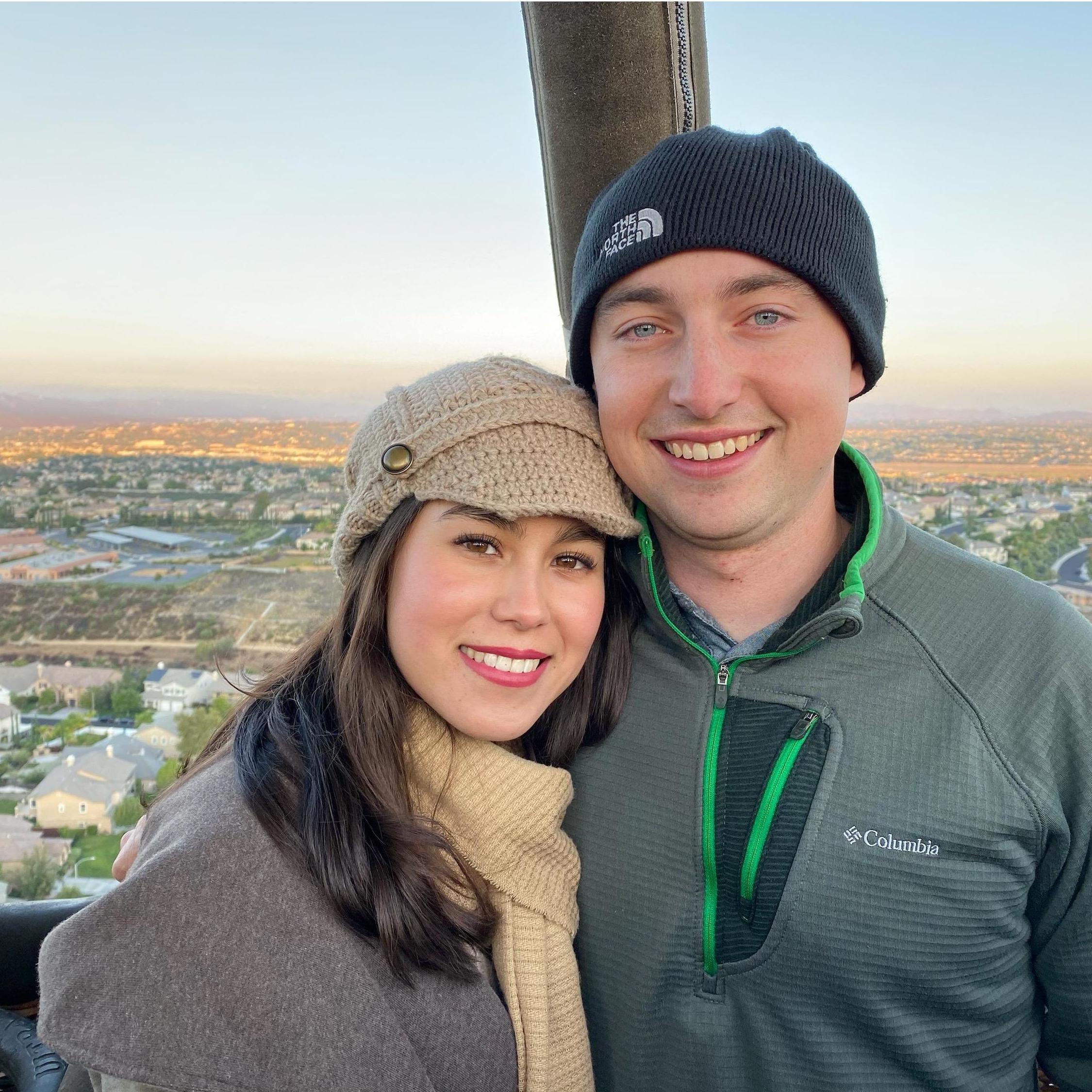 Flying on a hot air balloon in Temecula California.
Volando en un globo de aire en Temecula California.