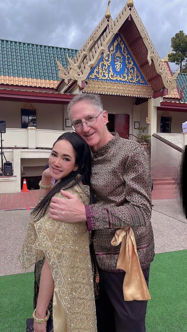 The Wedding Website of Barry Witt and Penkawee Kaewkamrai
