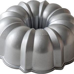 Nordic Ware Original Bundt, 12-Cup, Silver