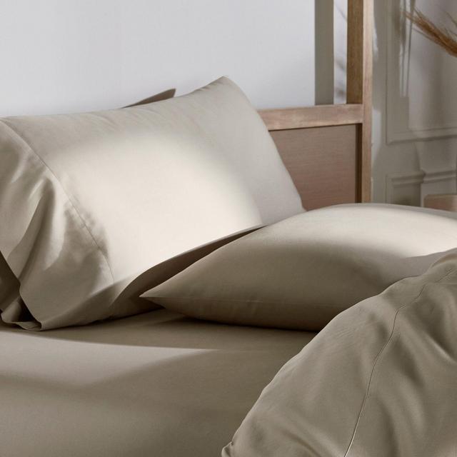 Boll & Branch Signature Organic Cotton Hemmed Pillowcase Set, Standard