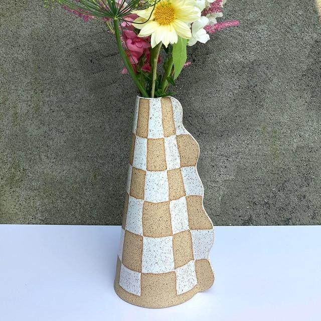 Wavy ceramic speckled checker vase