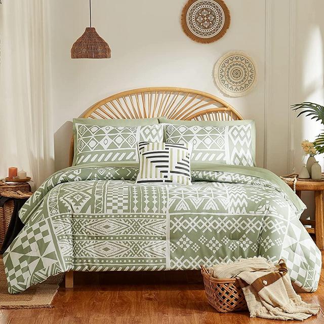 Geniospin Queen Comforter Set 8 Piece, Reversible Boho Comforter Sets, Spliced Aztec Pattern, All Season Comfortable, Bed in A Bag with Comforter, Sheets, Pillowcase & Shams (Sage Green, 90x90 Inches)