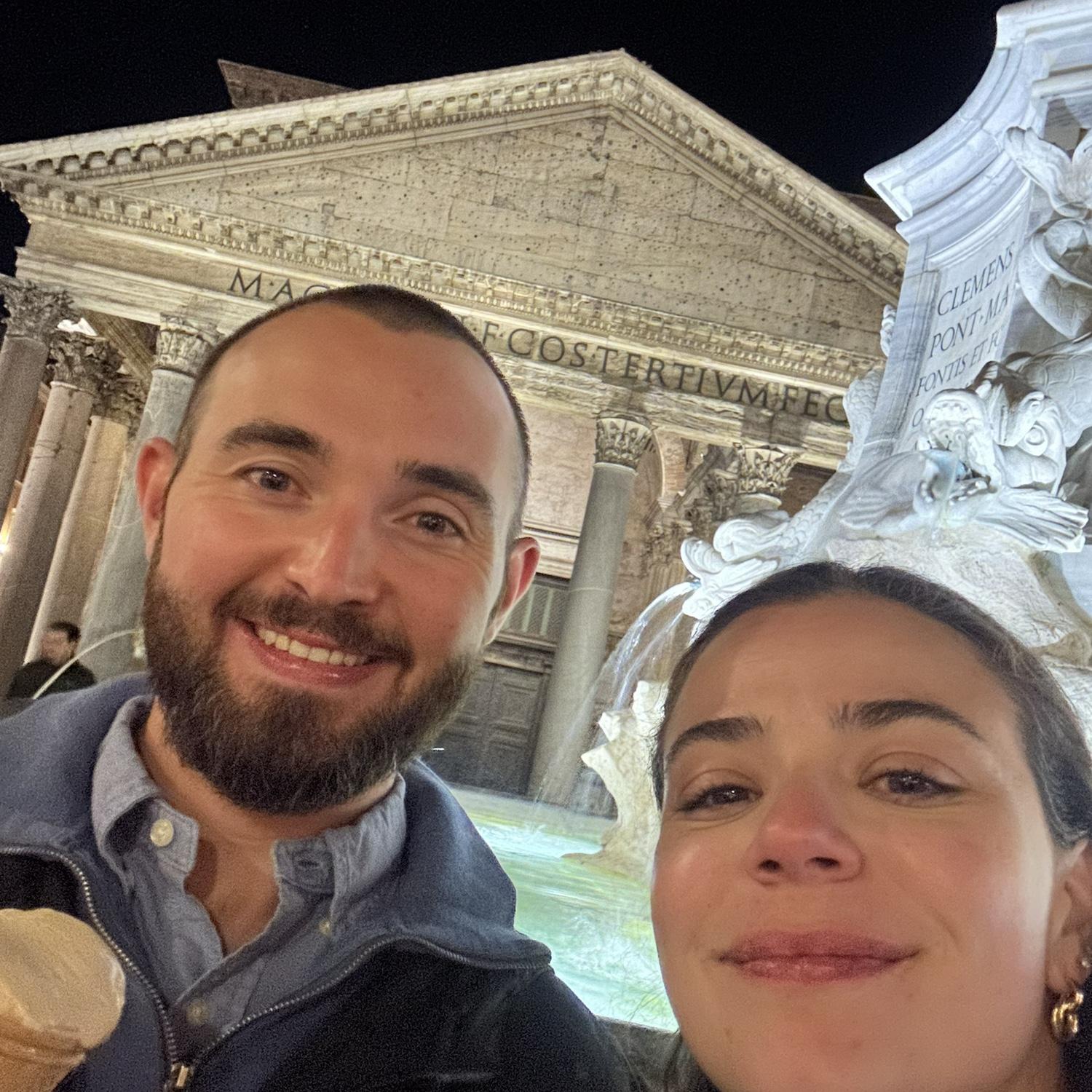 Ice cream in front of the Pantheon