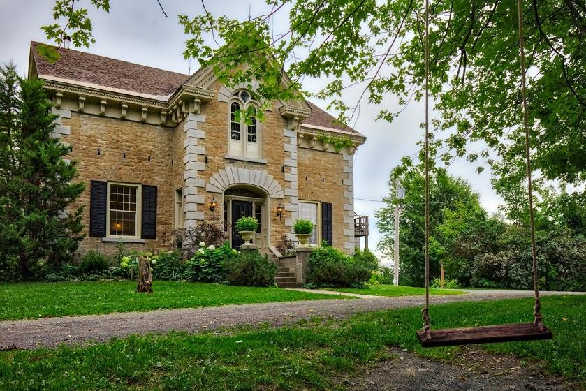 The Wedding Website of Ashley Clark and Jérôme Turgeon