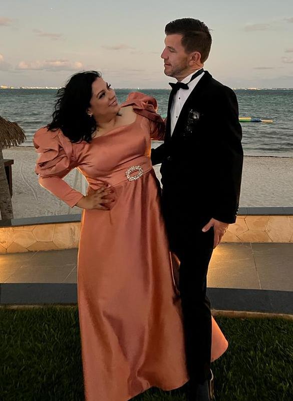 The Wedding Website of Johana Hernandez and John Hutton