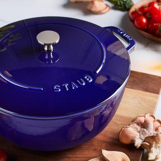 Cast Iron 5 qt. Essential French Dutch Oven