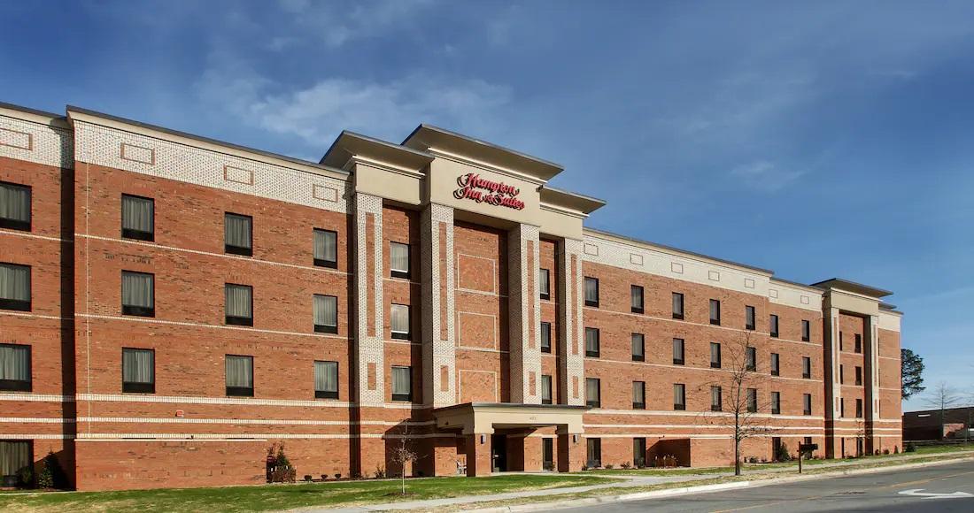 The Wedding Website of Diony Martinez and Raymond Smith