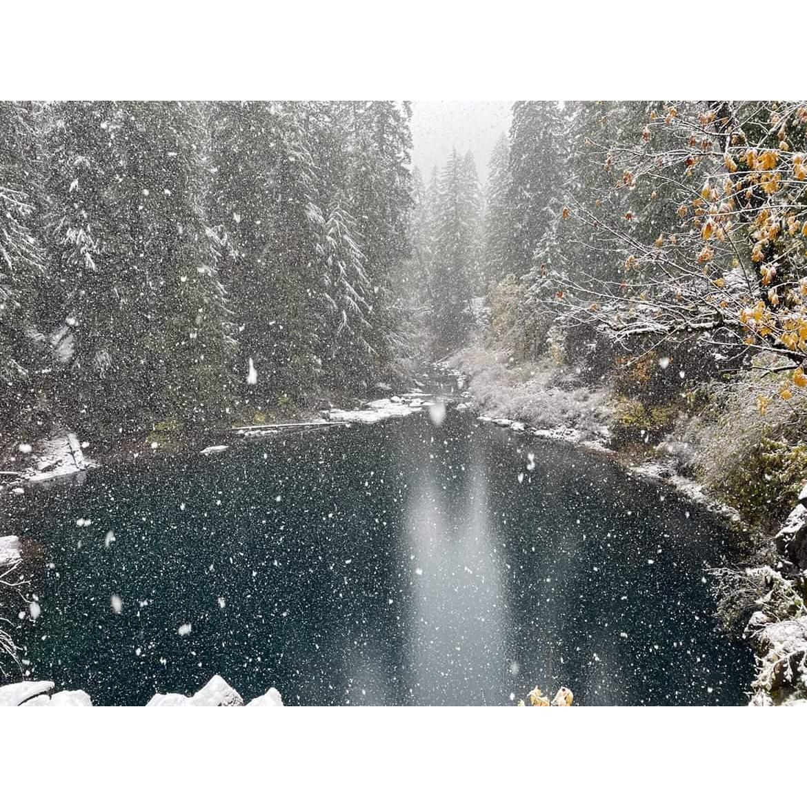 Blue pool, OR