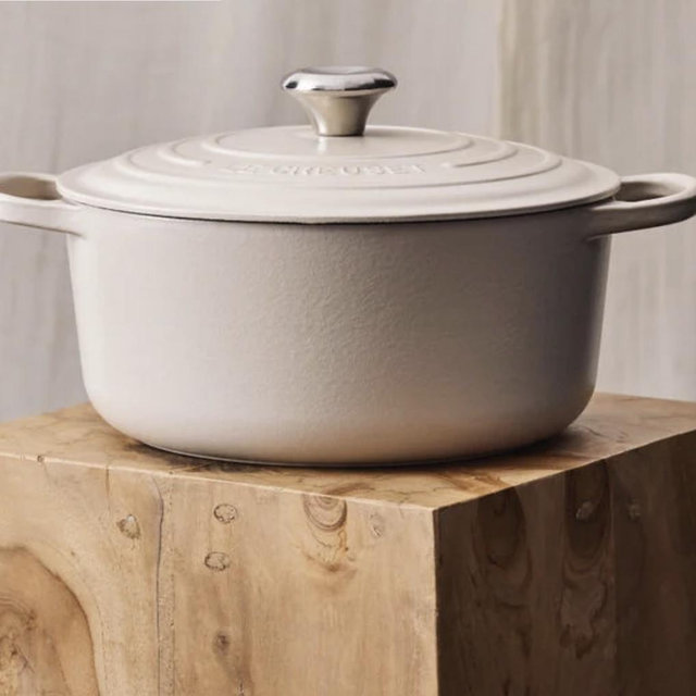 7.5Q Signature Round Dutch Oven in Brioche