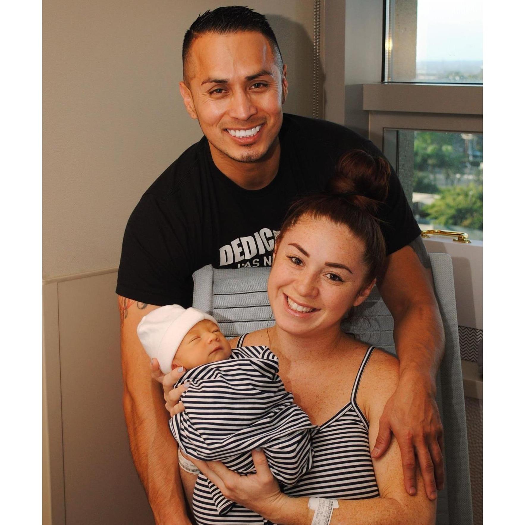 The day Bee became a Mommy! This is Luis' caller ID pic saved on Bee's phone.