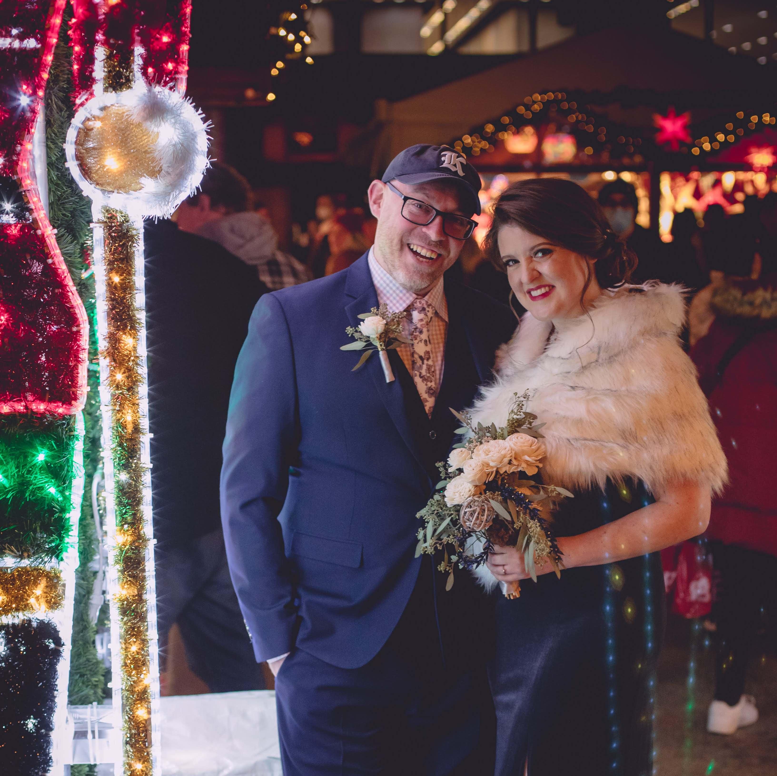 December 13th, 2021, Aimee and Nick eloped at the German Christkindlmarket in downtown Chicago.
@zen_orchid_photo