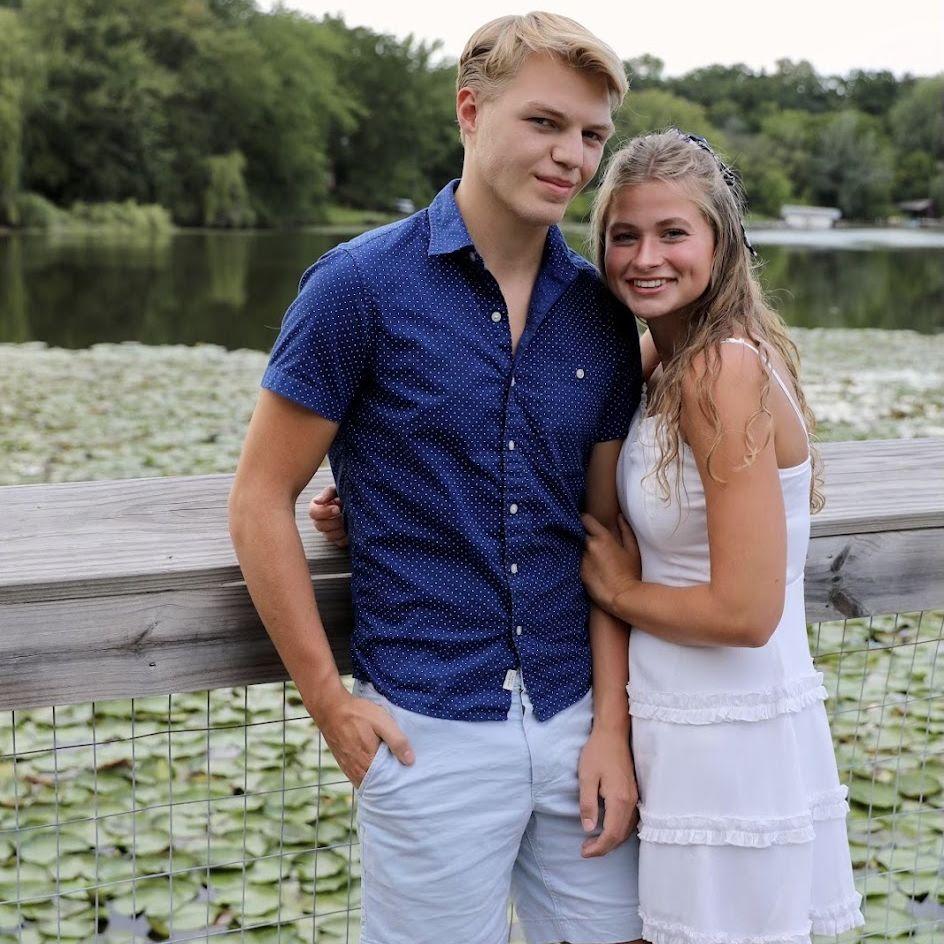 We took our senior pictures together!