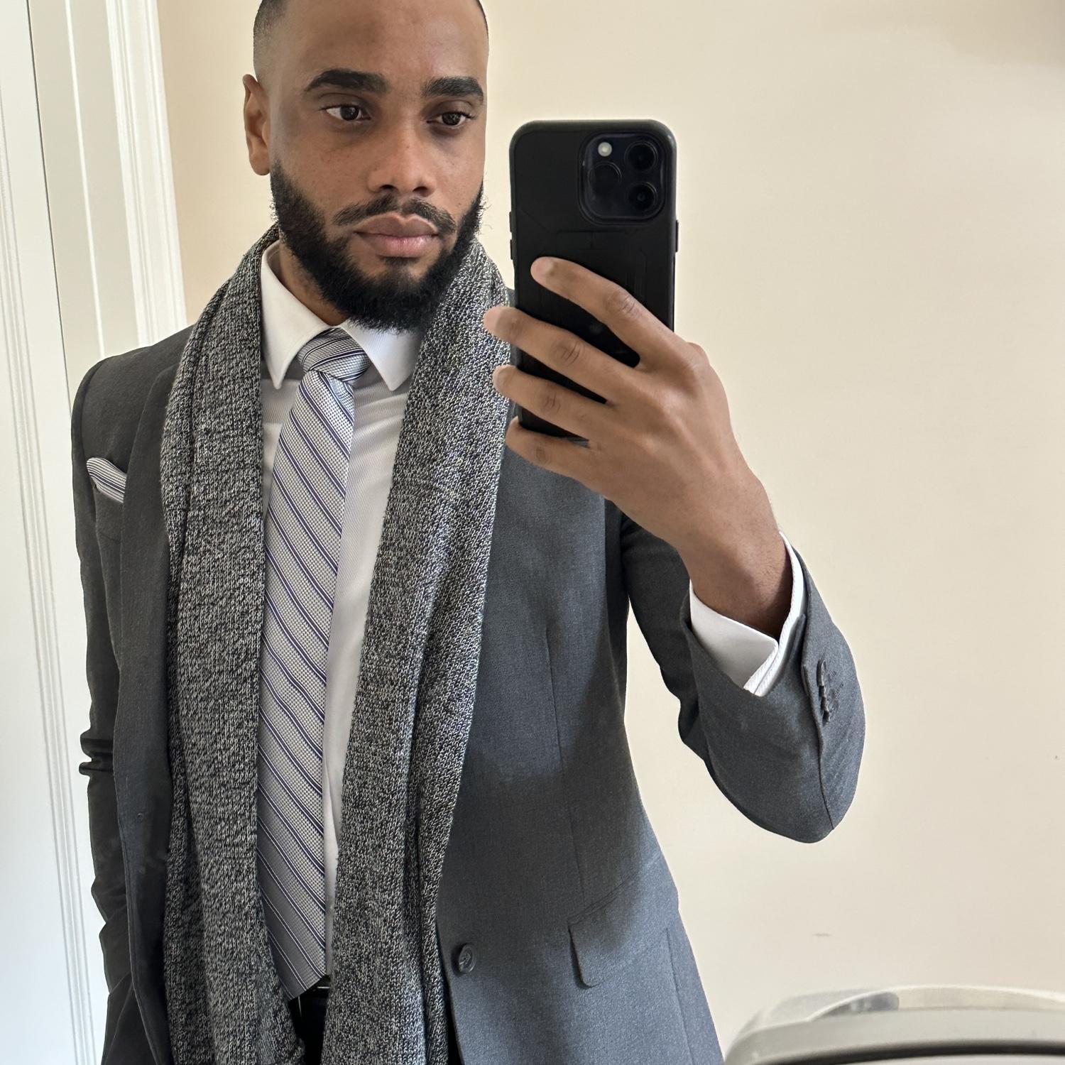 Snuck away to take a selfie 🤳 while shopping around for a wedding 💒 venue. 😅