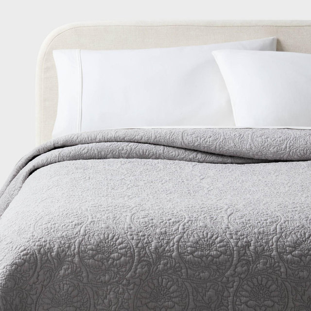King Heirloom Floral Stitch Quilt Light Gray - Threshold™